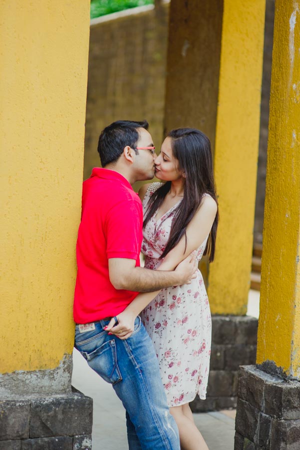 Pre-Wedding Shoot in Lavasa with Couple in Romantic Pose