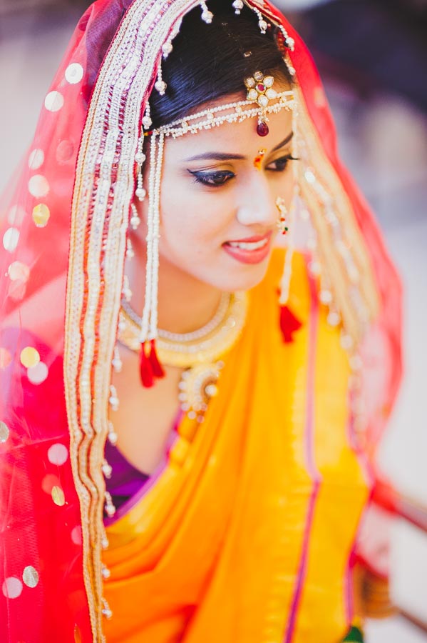 Pune Marathi Bride wearing Nauvari Saree