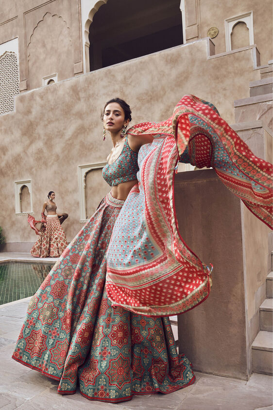 Anita dongre deals red bridal lehenga