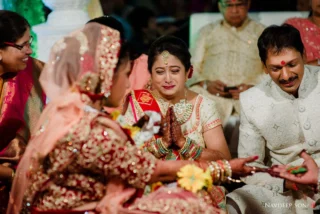 #weddingmoments.
.
.
.
.
.
.#weddingphotography #weddingseasonindia #punewedding #mumbaiwedding #puneweddingphotography #weddingsutra #wedmegood #emotionalmoment #indianbride #bridesofindia #bridesofinstagram #bridesofpune